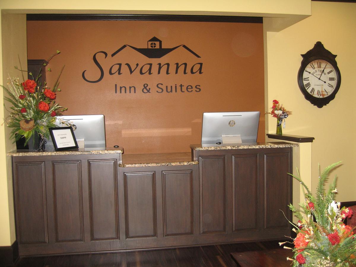 Savanna Inn & Suites Luaran gambar
