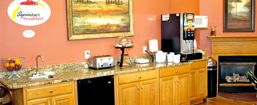 Savanna Inn & Suites Luaran gambar