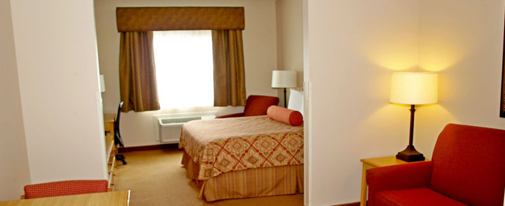 Savanna Inn & Suites Luaran gambar